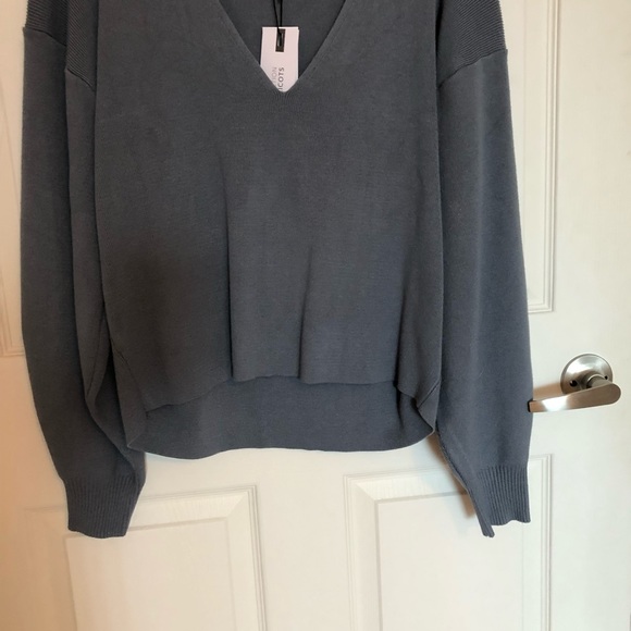 COPY - Brand New Dynamite Puff v-neck sweater. - Picture 3 of 4